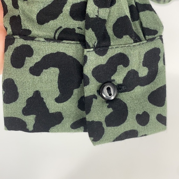 Midnight Sky Women's Green & Black Leopard Print Button-Down Shirt size Small - Picture 3 of 6